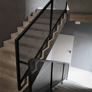 Inner balustrades made of mesh