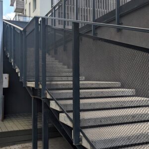 Multi-unit handrail with mesh