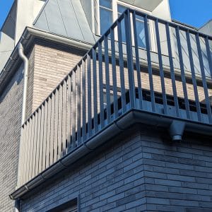 Terrace railings in metal