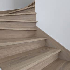 Oak steps with steps