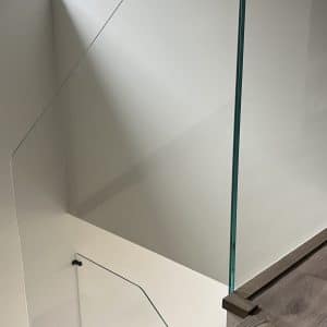 Frameless glass railing