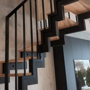 Metal staircase frame